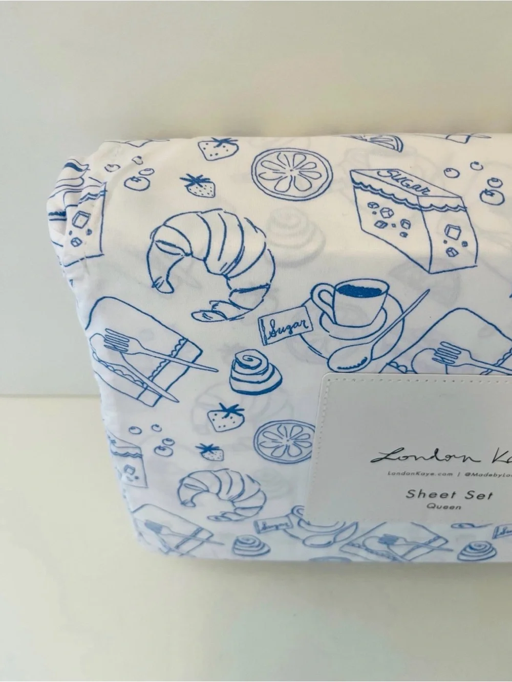 London Kaye Parisian Pastry Queen Size Sheet Set White Blue Coffee Croissant